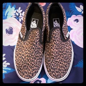 NWOT Girls Cheetah Vans